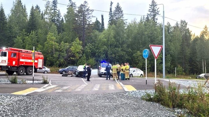 Пьяный уралец на иномарке сбил мотоциклиста в Свердловской области