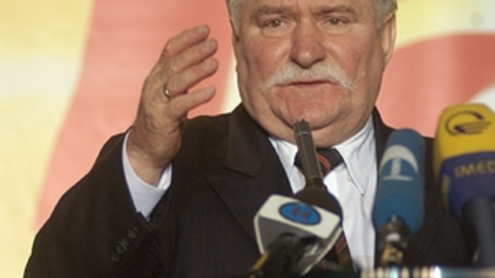 Лех Валенса жжёт: Медведев высмеял проплаченного провокатора из Польши