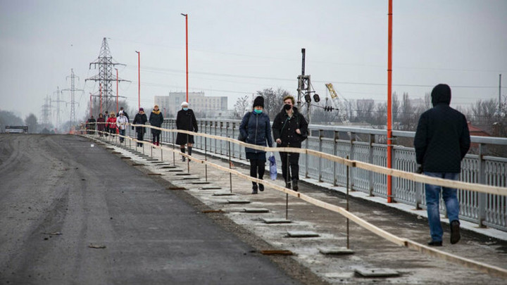 Сроки сдачи моста на Малиновского под угрозой срыва: Чиновники полгода торгуются с землевладельцами