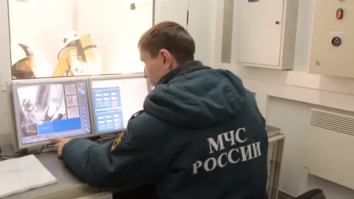 В Енисейске разрушается дамба: введён режим ЧС