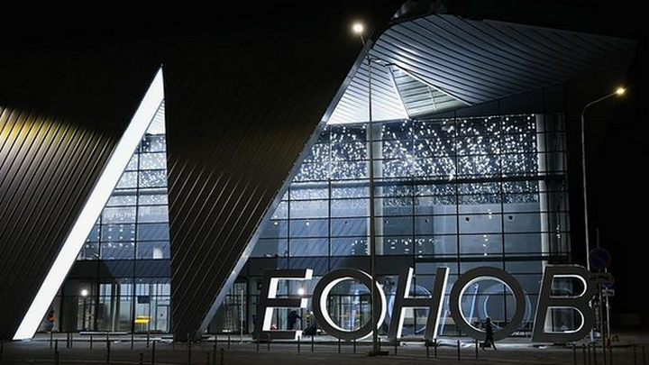 «Крыша потекла»: пассажиры критикуют новый аэропорт Кемерова