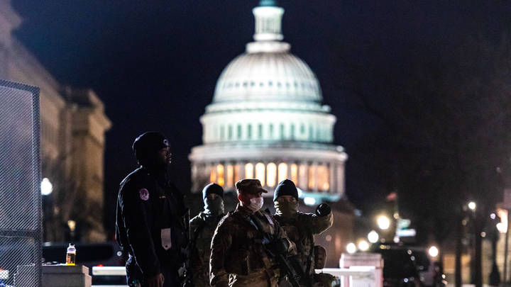 Трамп перед инаугурацией Байдена соберёт военных - СМИ