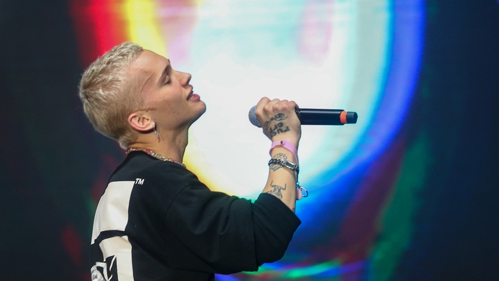 Милохин показал свой настоящий голос: Отправить на Евровидение в розовом платьице