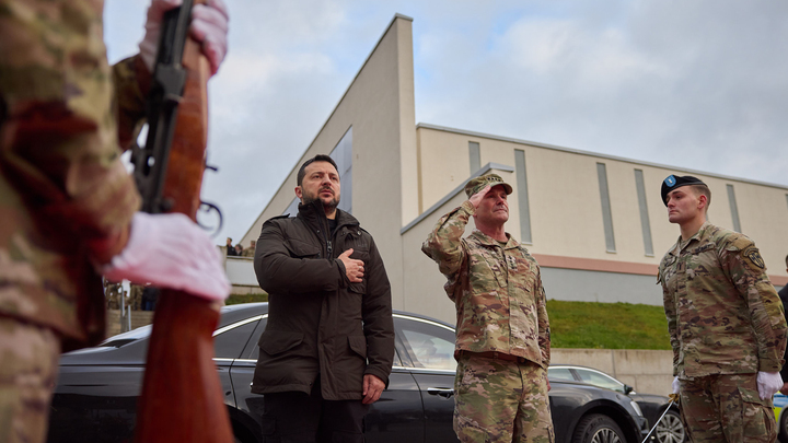 Гонят на фронт под дулом автоматов: Сальдо сравнил Зеленского с Гитлером