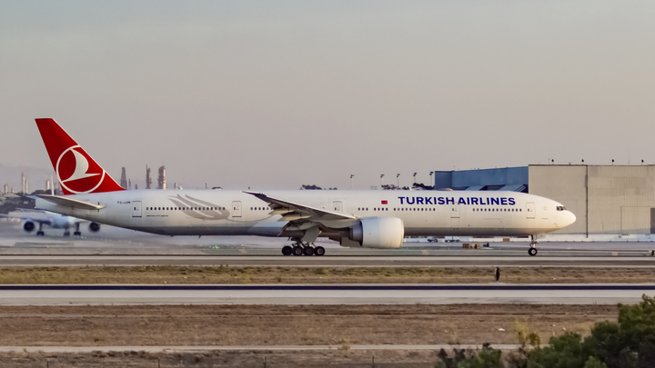 Turkish Airlines продлила отмену рейсов в Белоруссию, Россию и на Украину