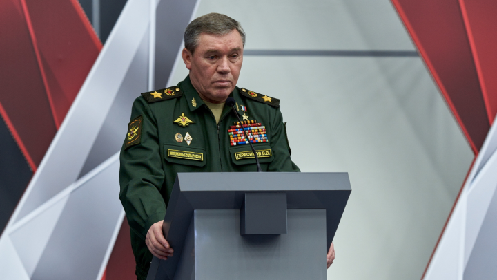 Начальник Генштаба срочно приехал в Центр: Товарищи офицеры