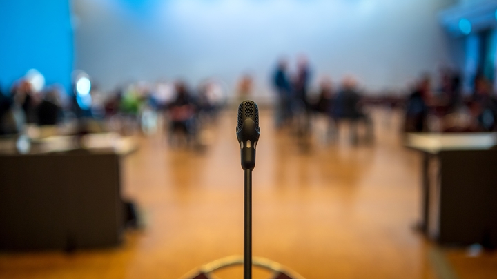 Дрожит голос, потеют ладони: Как побороть непрошеное волнение - совет психолога