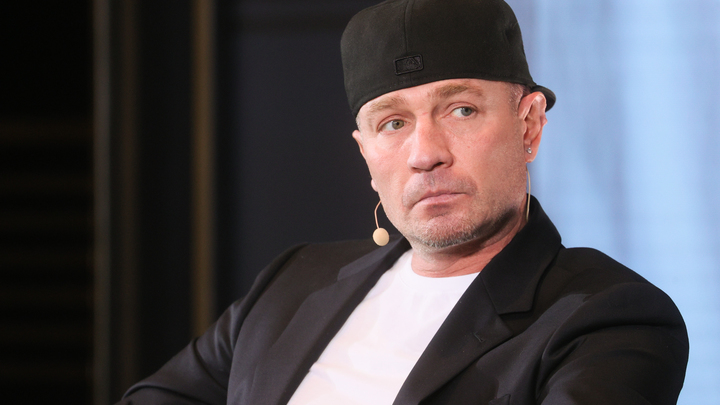 Теперь увидит вся страна: Костомаров впервые вышел на лёд после ампутации