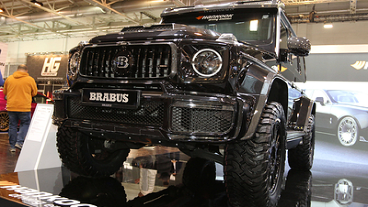 Цена как на квартиру в центре Москвы: в России начали продавать уникальный автомобиль Brabus за 121 млн рублей