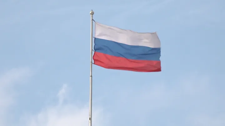 Очень важный жест: политолог о законе, который закрепил наличие крестов на гербе России