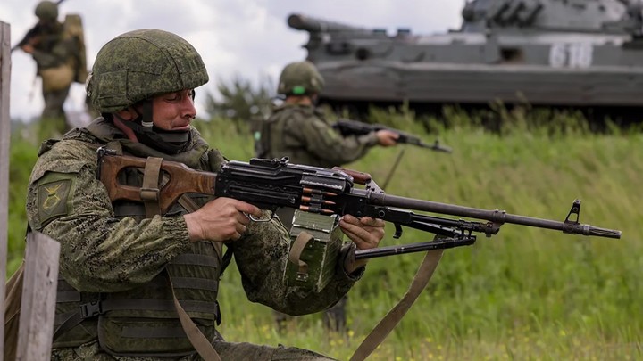 Российские войска заняли новые господствующие высоты и рубежи в ДНР