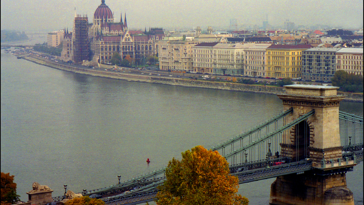 Каприз украинца: Русских туристов выселили из отеля в Венгрии на ночь глядя