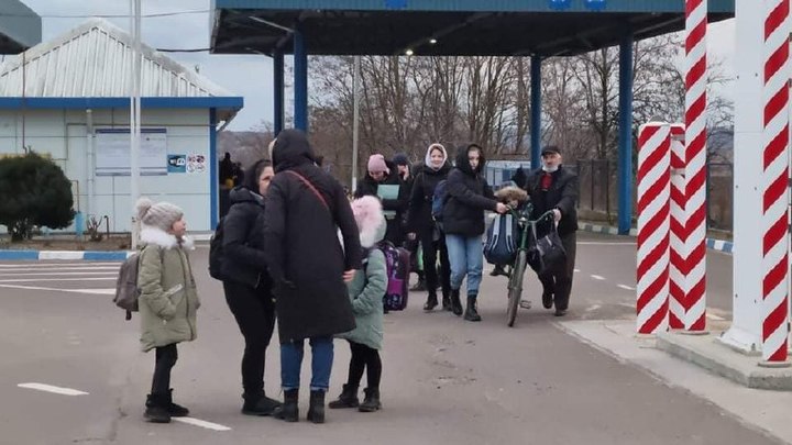 Работа и банковские льготы: Молдова помогает беженцам из Украины
