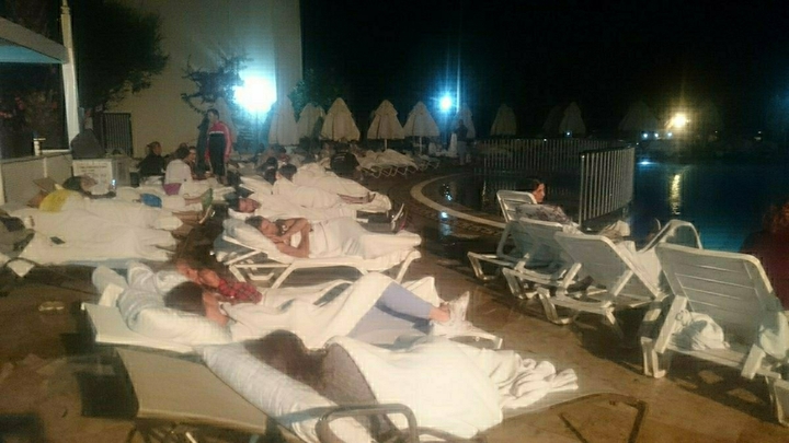 Два дня с температурой и тошнотой: Туристы из Новосибирска отравились в турецком отеле
