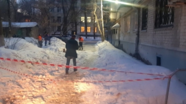 Ледяная глыба упала на 10-летнего мальчика в Самаре