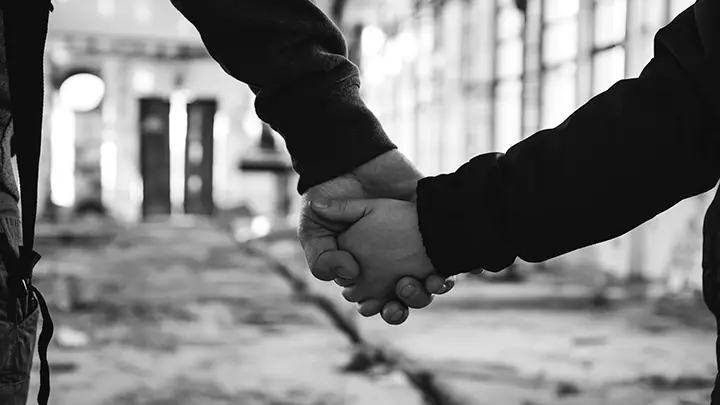 Выжившие в землетрясение. Вокруг грохот, а мы без связи. Удивительные истории спасения на Камчатке