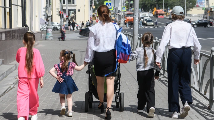 Пособия увеличиваются, но…: Экономист определил сумму, которую нужно ежемесячно платить женщинам за материнство