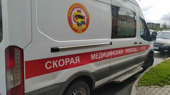 В Ростовской области пенсионер за свой счёт поменял резину на машине скорой помощи