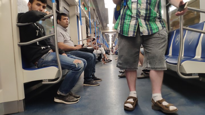 Смольный многократно увеличит штрафы безбилетникам: сколько придется платить зайцам