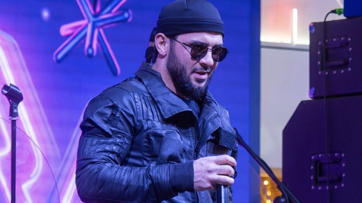 Чё те не терпится?: Певец Ислам Итляшев на всю страну унизил русских - закон бессилен