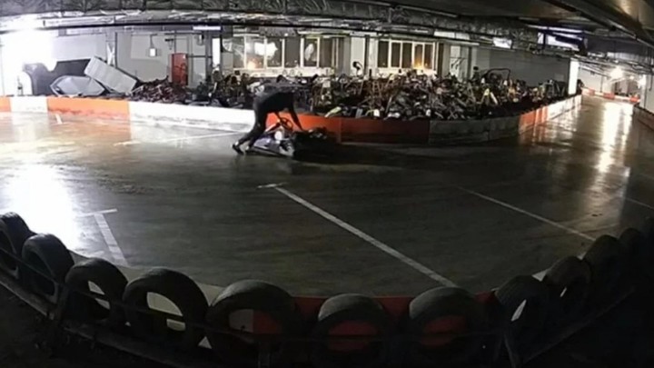 В Москве мигранта подозревают в похищении гоночной машины из картинг-клуба