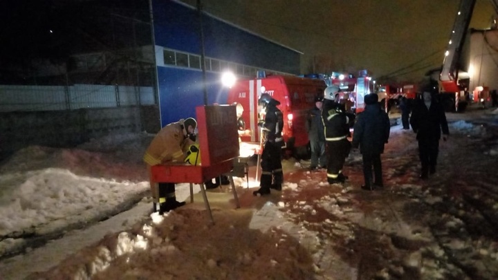 Под Ногинском ночью сгорел склад мебели и краски
