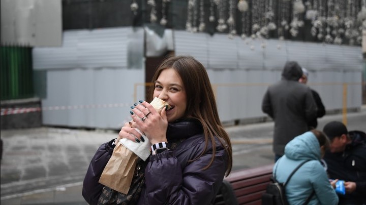 Индекс шаурмы: 406 порций в руки одного москвича