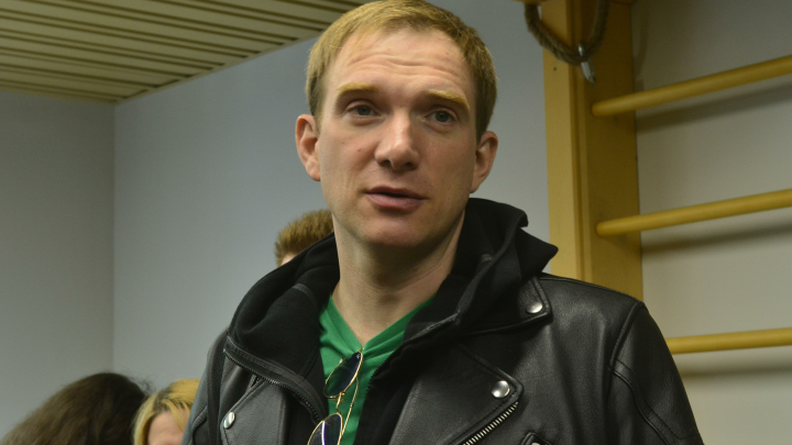 Бурковский тихо вернулся из США и теперь портит советскую классику. Странная судьба неудавшегося релоканта