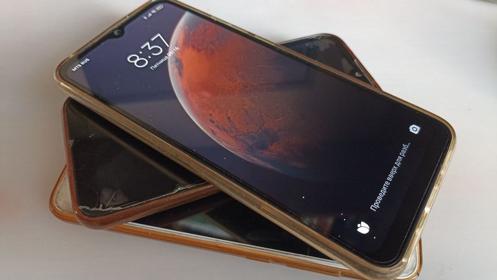 Под Томском мать заставила десятилетнюю школьницу извиняться на коленях за телефон сына