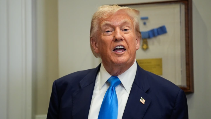 Медведев всё таки довёл Трампа: Президент США отправляет атомные субмарины к берегам России
