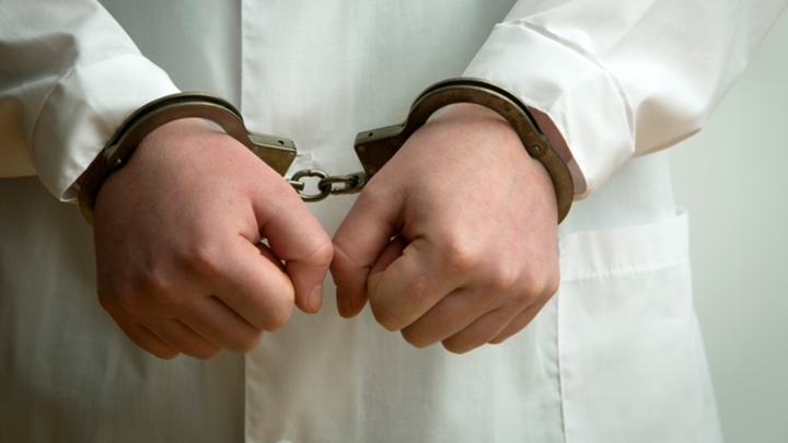 В Санкт-Петербурге под суд пойдет группа врачей, бравших взятки за освобождение от призыва