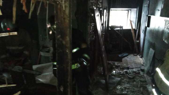 В Володарском районе при пожаре в многоэтажке погибли два человека