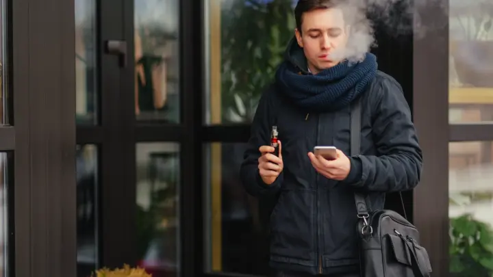 Госкомиссия дала зеленый свет тотальному запрету вейпов в России