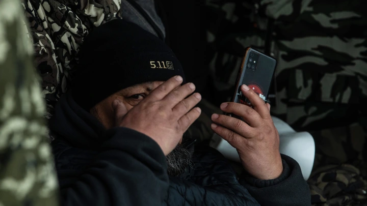 Мигрант приставал к школьницам на улице Петухова в Новосибирске