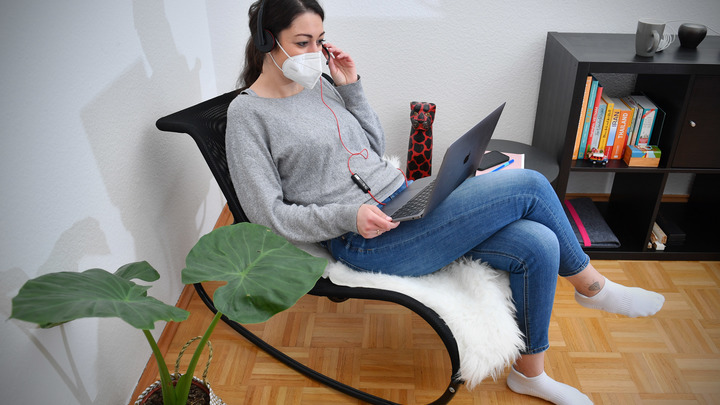 Врач назвал опасную привычку при работе в офисе