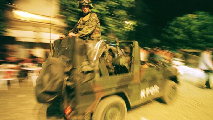 Миссия НАТО готова вмешаться в Косово