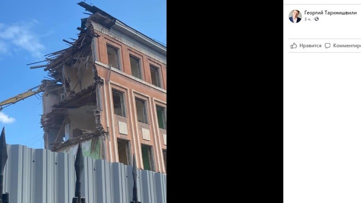 Реконструкция завершилась сносом. Школа на Васильевском острове пала ради общежития Горного