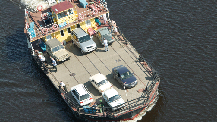 По Керченской переправе в обе стороны перевезли 8,7 тысяч машин