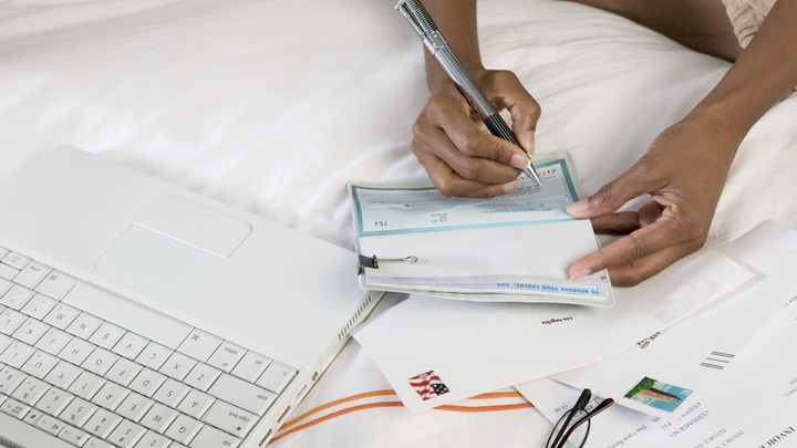 Эксперты предлагают отказаться от бумажных чеков. Слишком загрязняют