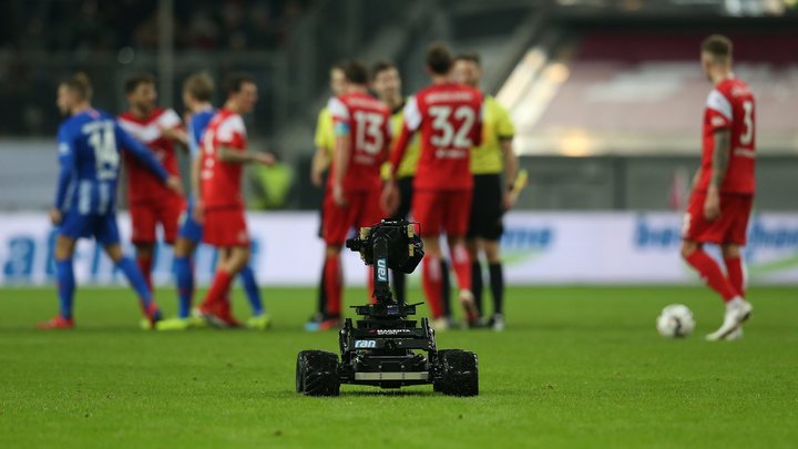 Вместо Дзюбы и Смолова - роботы? Русские школьники удивили весь мир