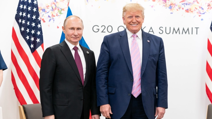 Самый длинный телефонный разговор президентов в истории: решений Путина и Трампа ждёт весь мир