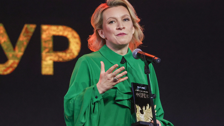 В МИД России высмеяли условие Макрона о вводе войск на Украину: У него цикл такой