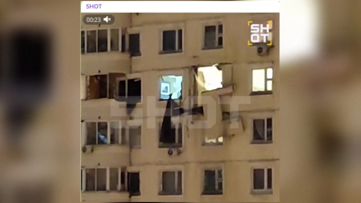 Момент мощного взрыва в многоэтажке в Москве попал на видео: пострадали два человека