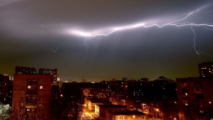 Синоптики предупредили о грозах и сильном ветре 23 мая в Свердловской области
