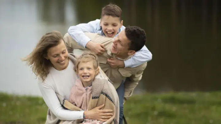 Семейную ипотеку хотят выдавать всем родителям с двумя детьми