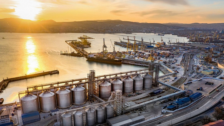 В Новороссийске за 5 млрд рублей реконструировали зерновой терминал