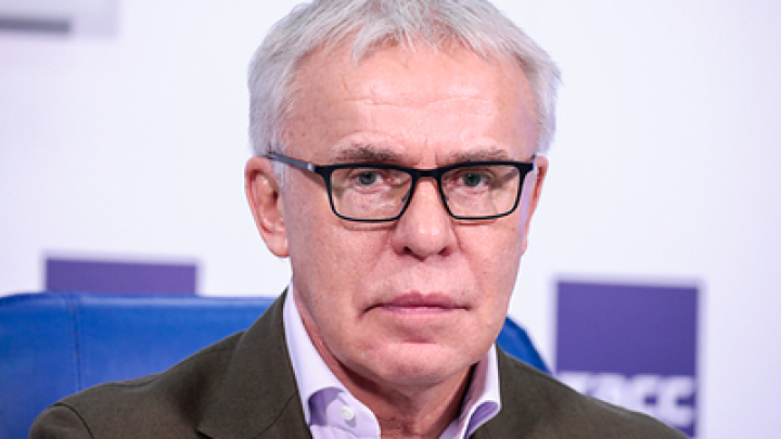 Вячеслав Фетисов очень переживает за дальнейшую карьеру Панарина в НХЛ