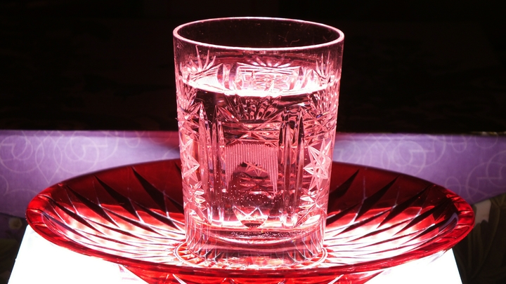 Нет спирта, но есть водка – можно ли дезинфицировать руки? Мнение врача-дерматолога