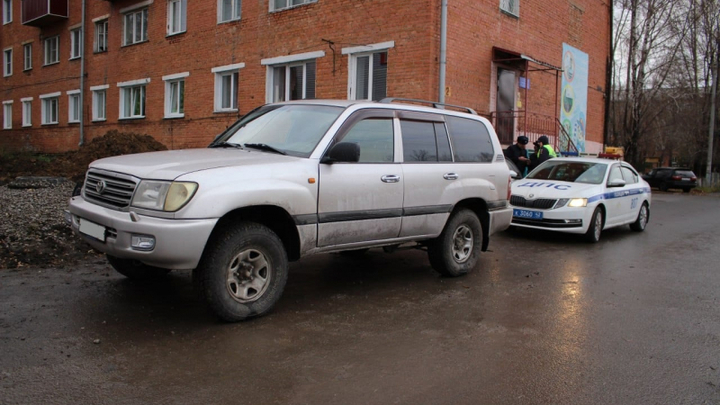 В Кузбассе на сбившего подростка водителя полиция составила пять протоколов