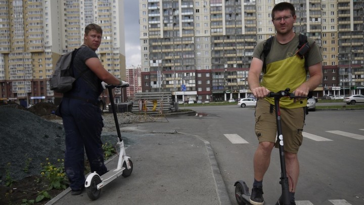Приравнять электросамокаты к мопедам, иначе в Челябинске страшно выходить на улицу